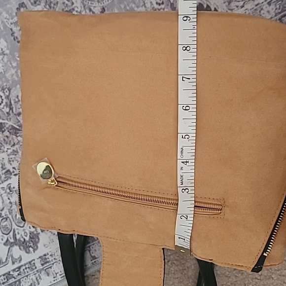 NWT Geir Ness Croc Embossed vegan reversible/ handbag/tote with gold hardware. - Picture 5 of 6